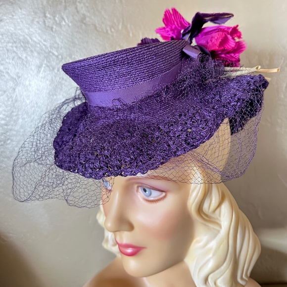 NEW YORK CREATION Accessories - FABULOUS 1940s' PURPLE FEDORA/ "CROCHETED" BRIM + FABRIC FLOWERS & MATCHING VEIL